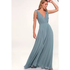 Backless maxi dress